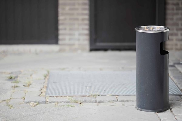 Zoom sur les poubelles cendriers